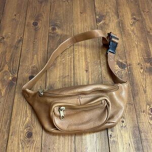 Hobo international vintage tan leather fanny pack belt bag
